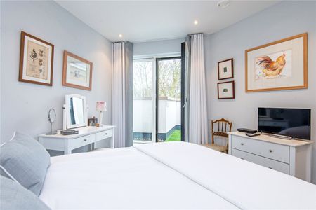 Mackenzie House, London, SW6, London - Photo 2