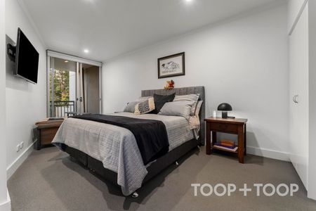 Luxury City Living with Parkland Views - Photo 5