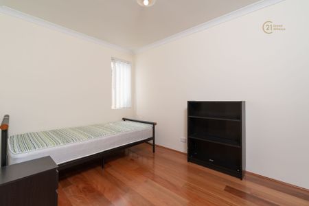 Close to All Amenities and Parklands @$750 Per Week - Photo 5