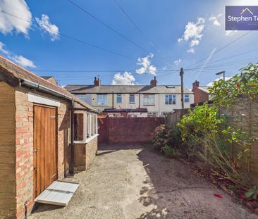 3 bedroom end of terrace house to rent - Photo 1