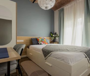 Double bed in Room in a shared 3-bedroom apartment for rent in el C... - Photo 6