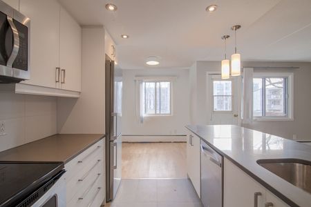 St. Lambert - Photo 3