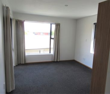 MODERN TOWNHOUSE – RICCARTON – 3 BEDROOMS - Photo 5