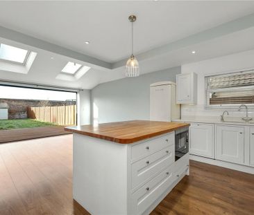 4 bedroom semi-detached house to rent - Photo 5