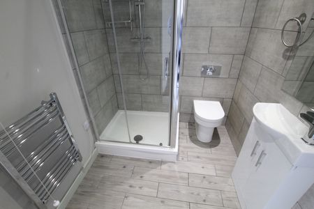 2 bedroom apartment to rent - Photo 5