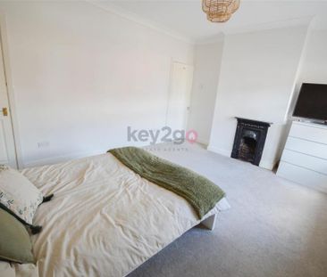 3 bedroom end of terrace house to rent - Photo 4