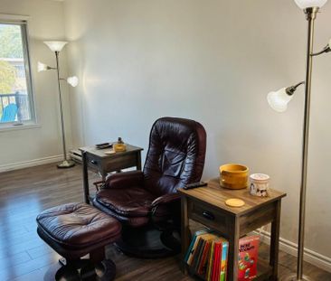 * Nouvelles photos* 4 ½ Brossard avec commodités - Photo 2