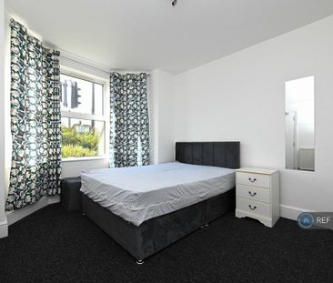 4 bedroom terraced house to rent - Photo 4