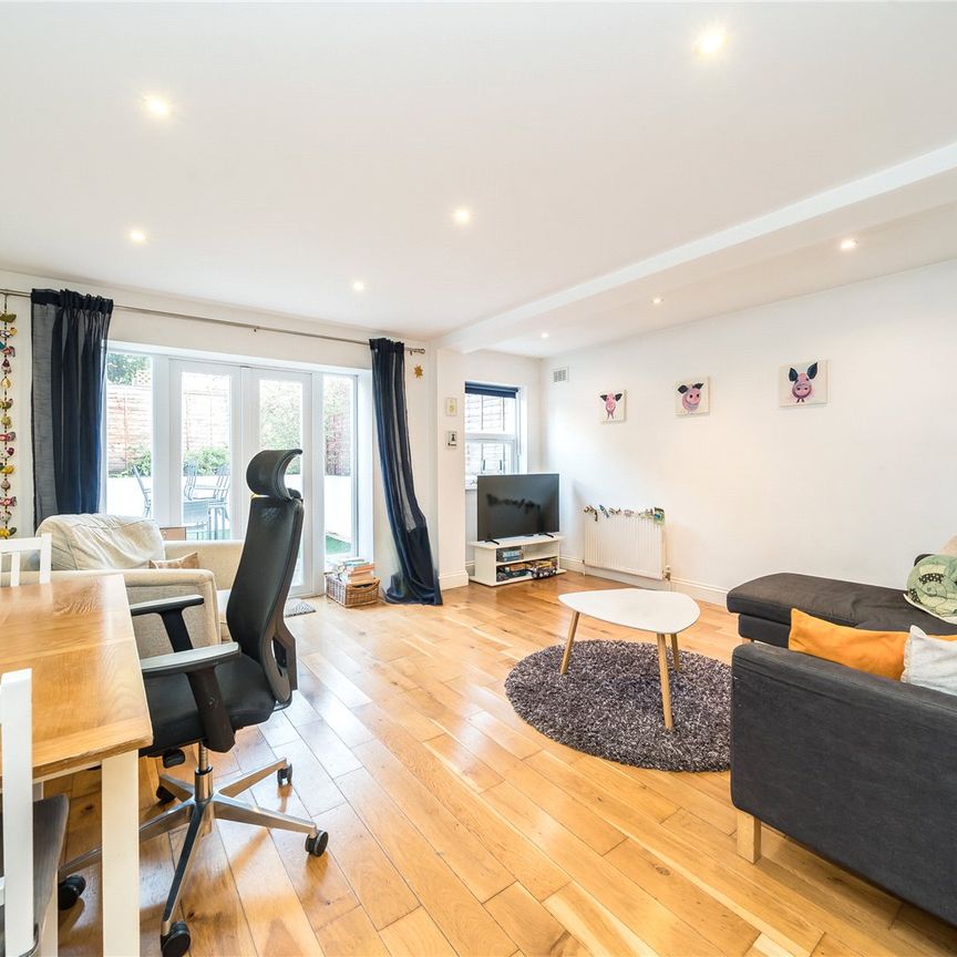 Kingscourt Road, SW16, London - Photo 1