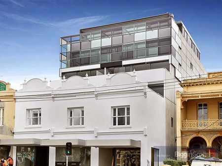 Inner-City Sophistication with Space and Style - Photo 2