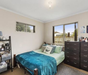 Tidy 2 bedroom home - Photo 3