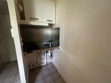 Location Appartement 1 pièce 14m² - Photo 2