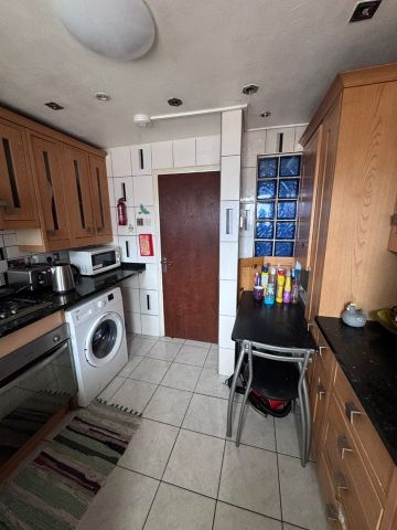 Room in a Shared House, Marlow House, N22 - Photo 5