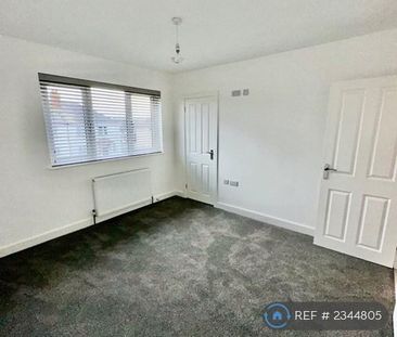 2 bedroom semi-detached house to rent - Photo 6