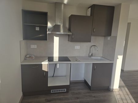Location Appartement 3 pièces 51m² PARAY LE MONIAL 71600 - Photo 3