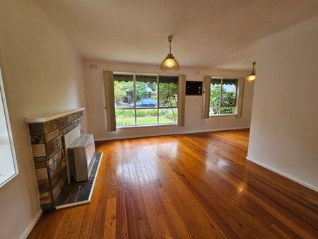 81 Patrick Street, Oakleigh East VIC 3166 - House For Rent | Domain - Photo 5