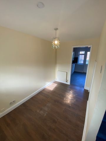 Fantastic 3 Bed Terraced House in Drayton - Photo 3