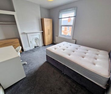 4 bedroom terraced house to rent - Photo 1