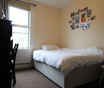 6 bedroom terraced house to rent - Photo 4