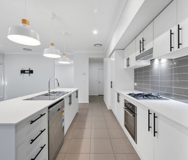 Your Ideal Family Home in the Heart of Oran Park - Photo 6