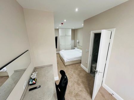 Gaolgate Suites, Stafford, ST16 - Photo 2