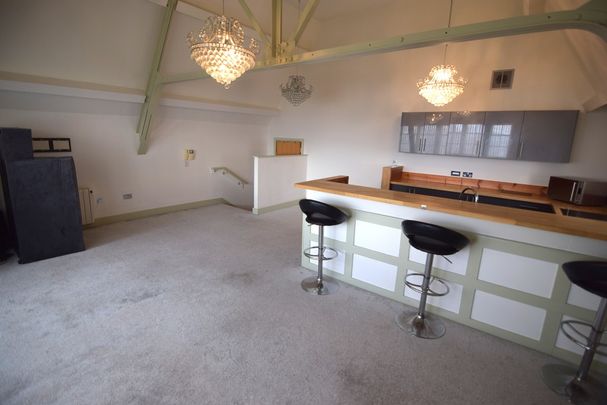 To Let 3 Bed Apartment - Photo 1