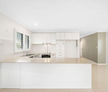 Top-Floor Living in a Boutique Complex – Walk to Scarborough Seasid... - Photo 1