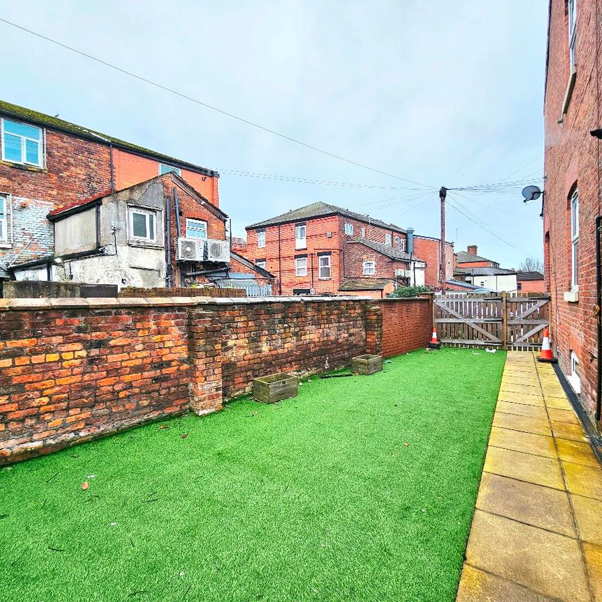 Carrill Grove, Levenshulme, Manchester, M19 - Photo 1