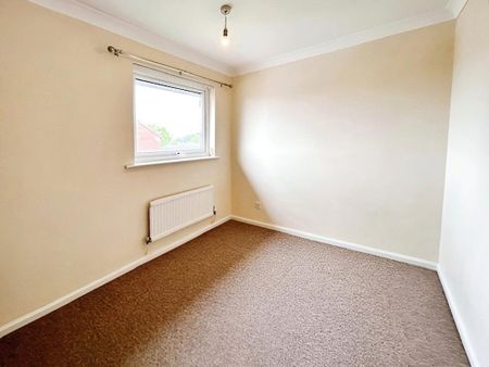 3 bedroom link detached house to rent - Photo 4