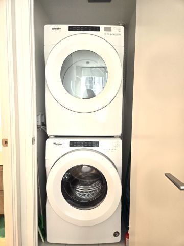 For Lease - 1 Yorkville Avenue Unit# 3903, Toronto, Ontario - Photo 3