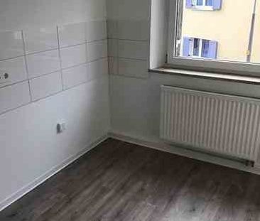 Renovierter Altbaucharme in ruhiger Lage! 3-Zimmer-Wohnung sucht Sie - Foto 1