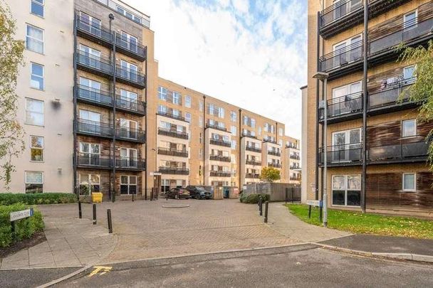 Lanadron Close, Isleworth, TW7 - Photo 1