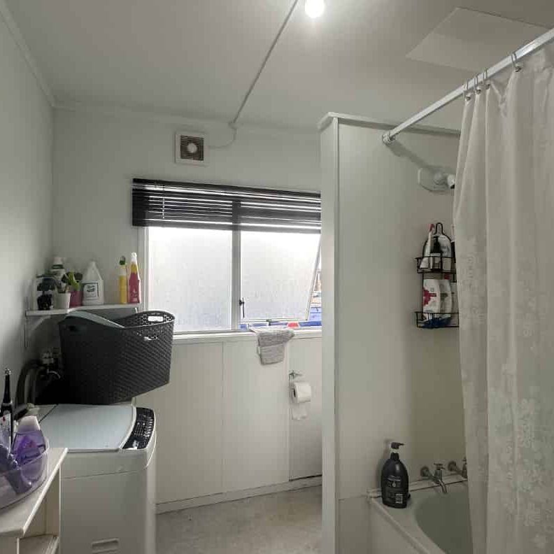Affordable 2 bedroom unit in Onehunga - Photo 1