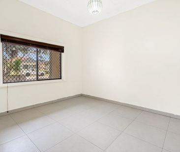 14 Highworth Avenue, Bexley, NSW 2207 - Photo 3