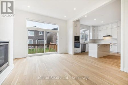 925 HICKORY CRESCENT - Photo 5