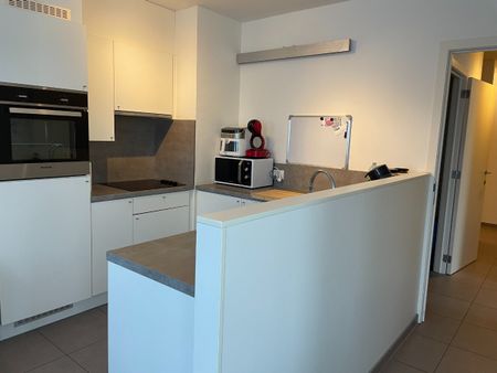Rustig gelegen twee-slaapkamer appartement + autostandplaats - Photo 3