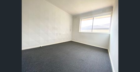 Prime Location: Delightful 1-Bedroom Retreat - Photo 2