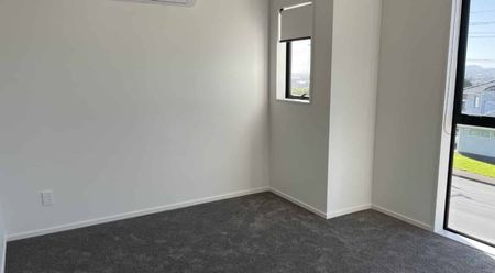 Near New 2 Bedroom Townhouse in GLENDENE - Photo 5