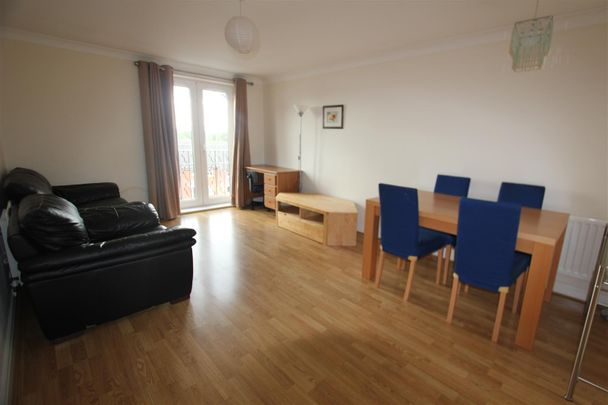 Thornbury Close, NW7 1HH, London - Photo 1