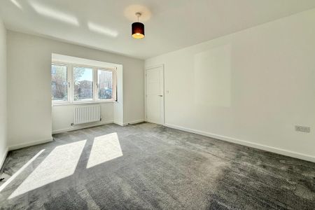 4 bedroom detached house to rent - Photo 4