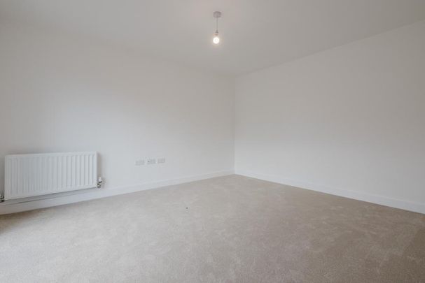 4 bedroom detached house to rent - Photo 1