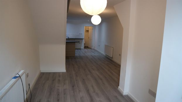 2 Bedroom Flat for Rent - Photo 1