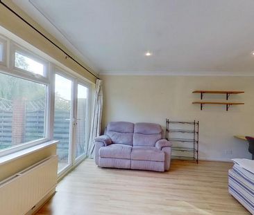 5 bedroom semi-detached house to rent - Photo 3