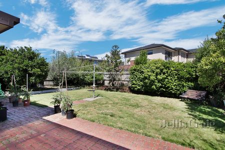 8 Millan Court, Glen Waverley - Photo 4