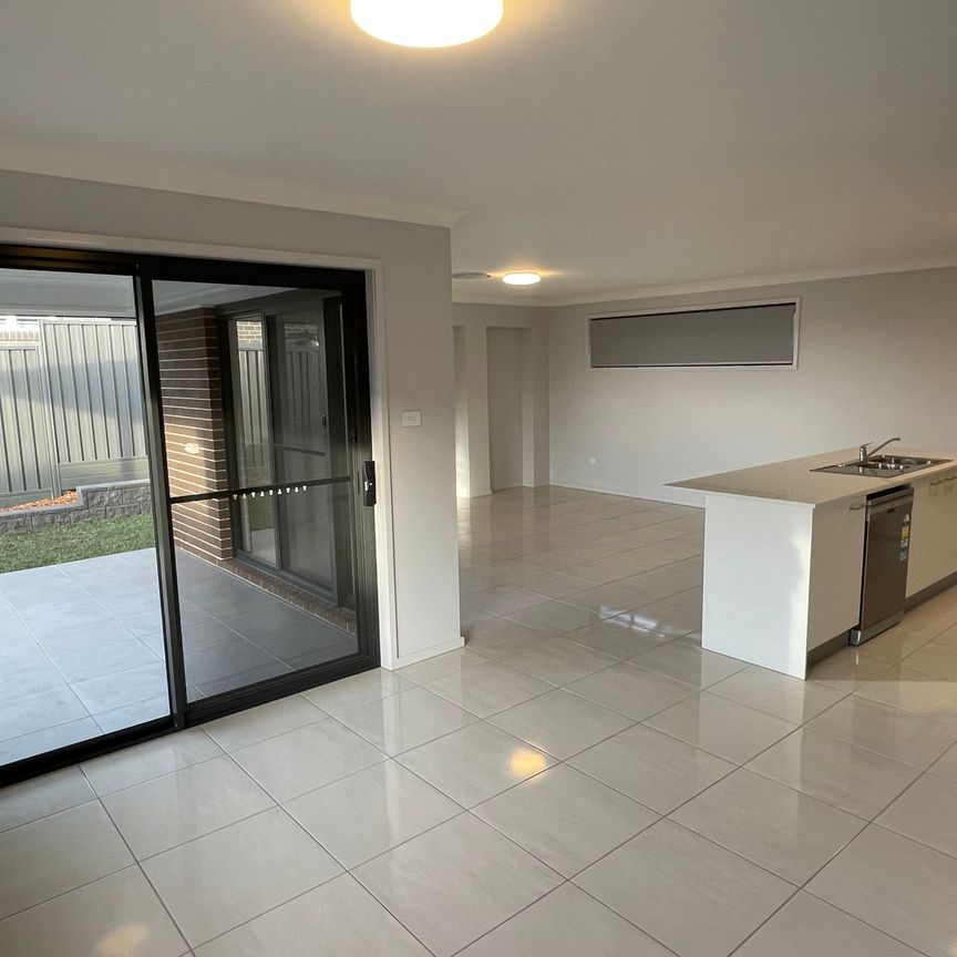 4 Bedroom Family Home - Photo 1