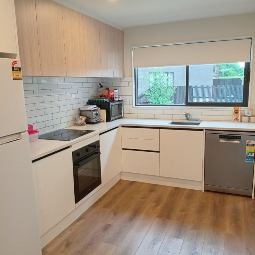 Magical in Mangere Bridge - Photo 1