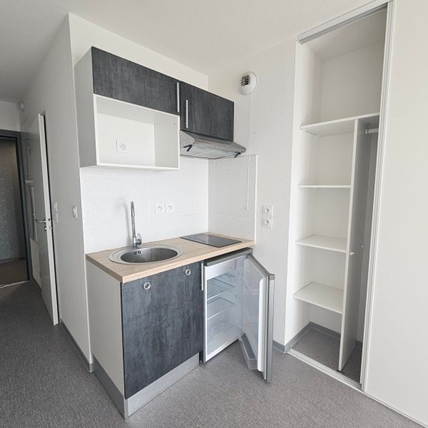 Location Appartement 1 pièce 18m² NIMES 30000 - Photo 1