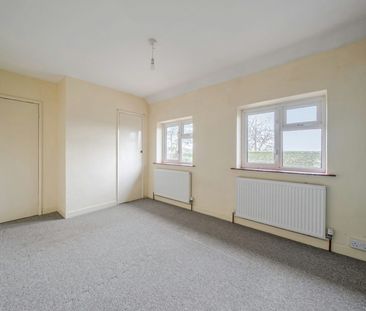 Terraced House to rent on - Photo 3