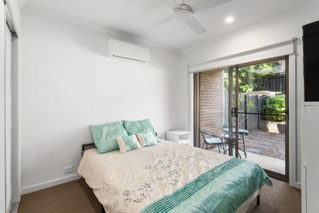 STYLISH TOWNHOUSE IN THE HEART OF NORTH LAKES - Photo 3