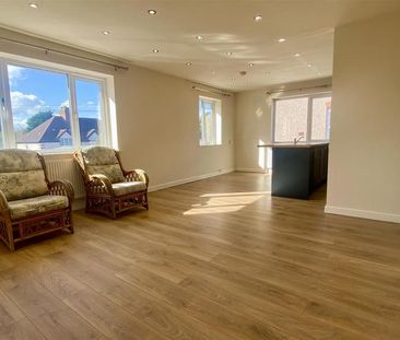 3 bedroom flat to rent - Photo 1